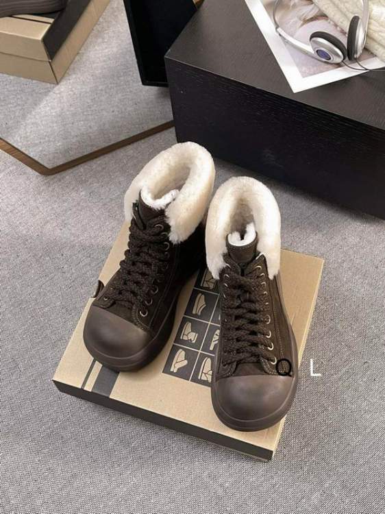 Picture of UGG Shoes _SKUUGGsz35-40LL100719887